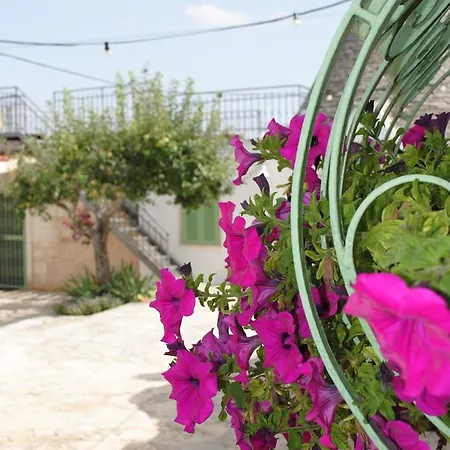 Aria Di Casa Country Bed & Breakfast 2*